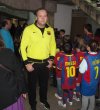 děti  UNICEF se chystají na plochu pro spol.foto s hráči Barcy